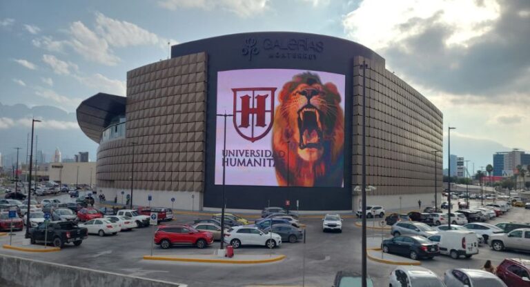 Fabricación de estructuras metálicas para anuncios publicitarios