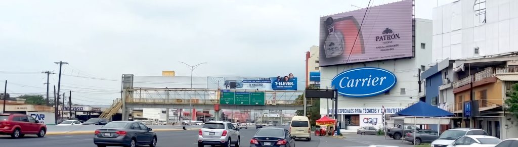 Pantalla digital DOOH exhibiendo publicidad táctica por tiempo limitado.